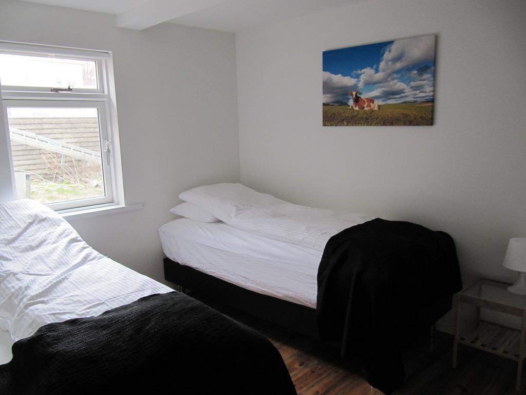 Grand-Inn Bar And Bed Saudarkrokur Quarto foto